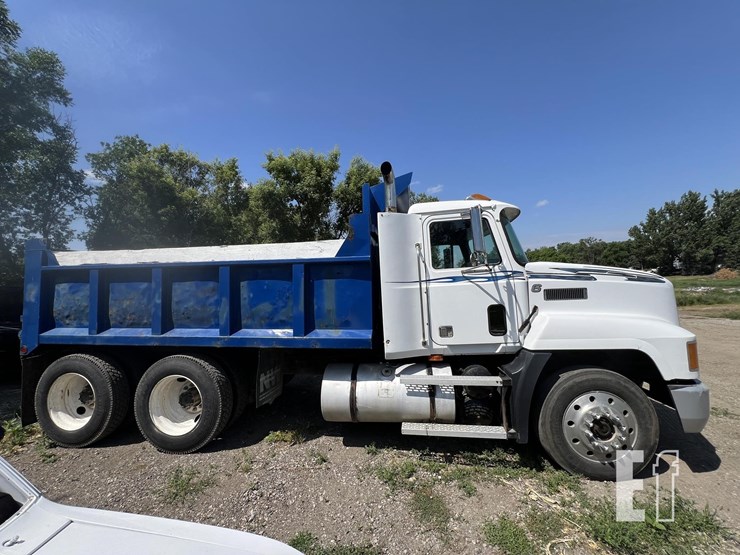 1990-mack-f600-image-4