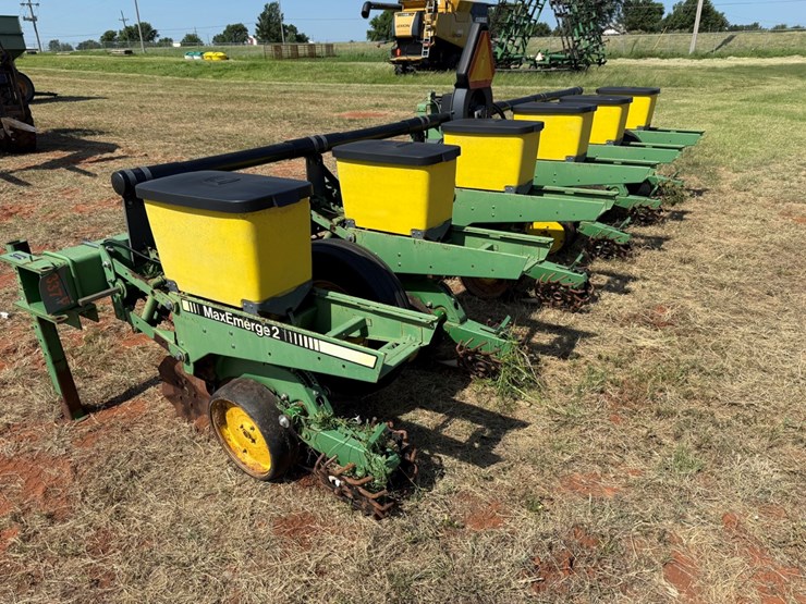 john-deere-7300-image-4