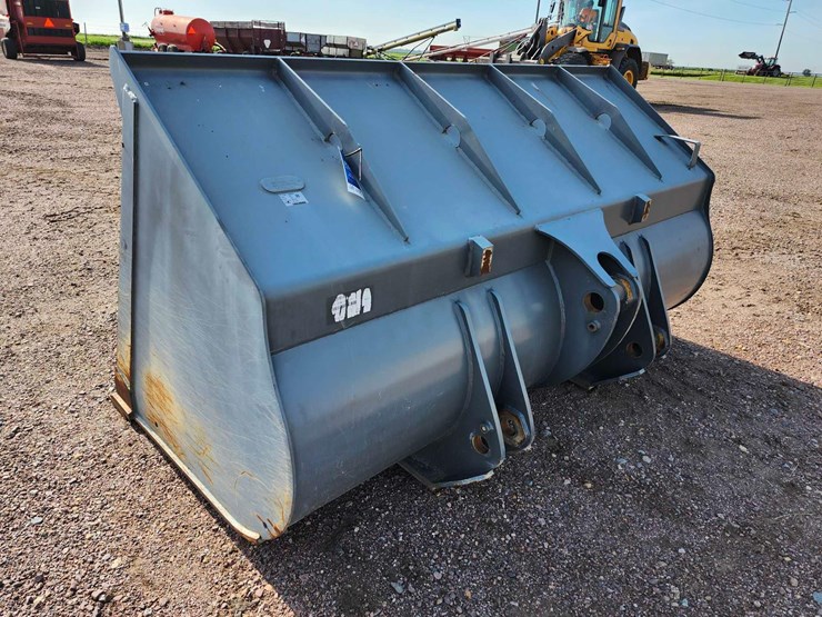 2022-liebherr-l538-bucket-image-4