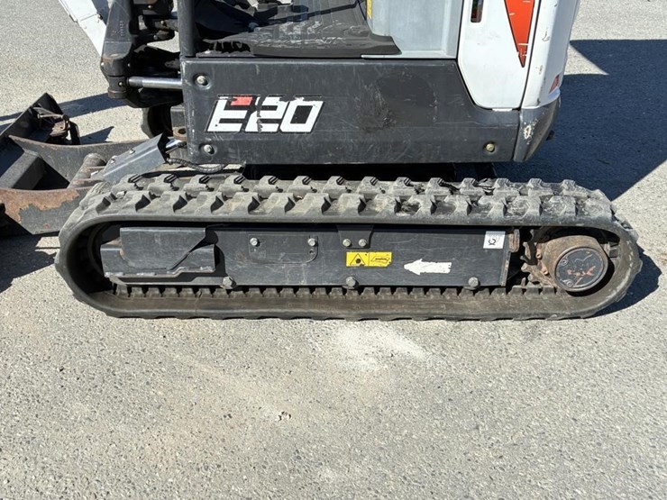 2020-bobcat-e20-image-11