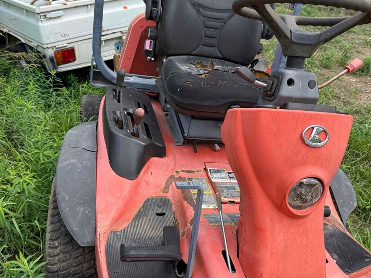 kubota-f2680-image-12