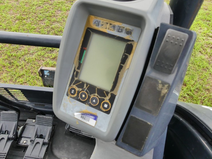2018-deere-30g-image-15