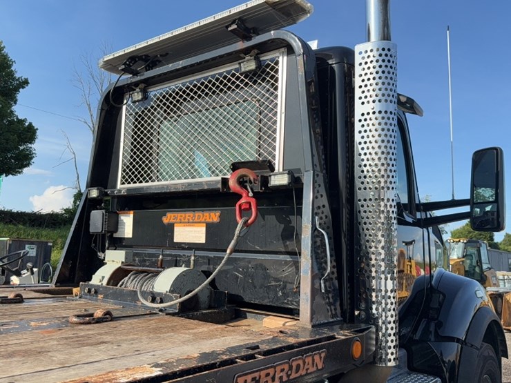 2016-kenworth-t880-image-4