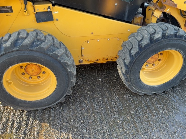 caterpillar-246d-image-5