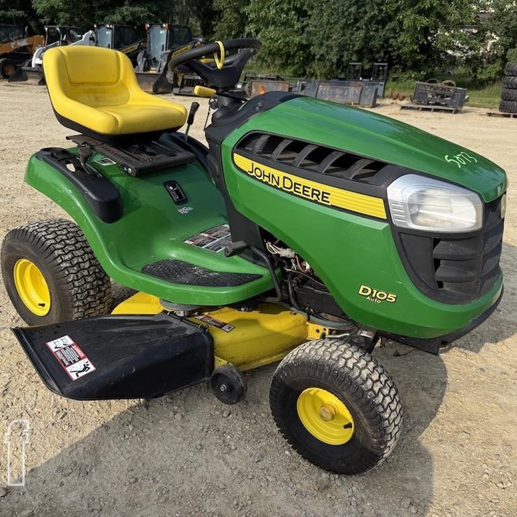 JOHN DEERE D105