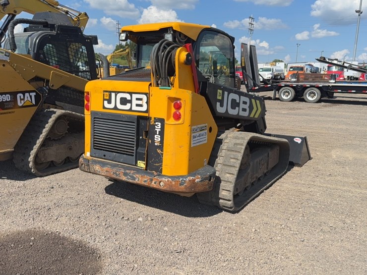 2018-jcb-3ts-8t-image-8