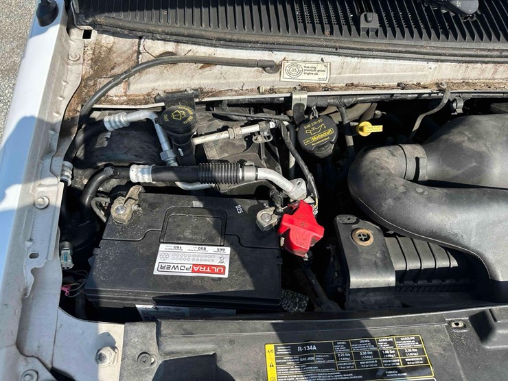 2013-ford-e350-image-18