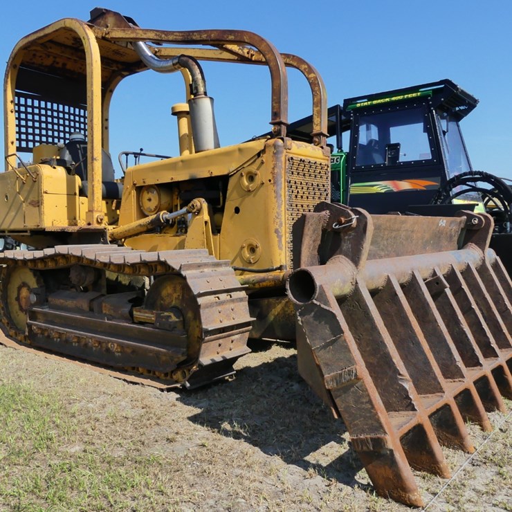INTERNATIONAL TD7