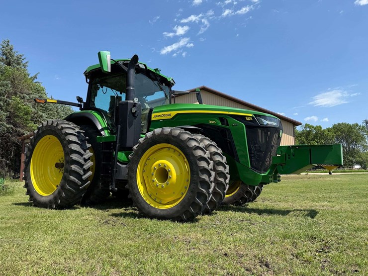 2021-john-deere-8r-340-image-8