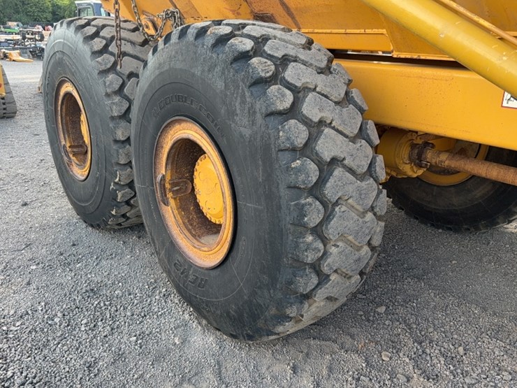 deere-250d-image-6