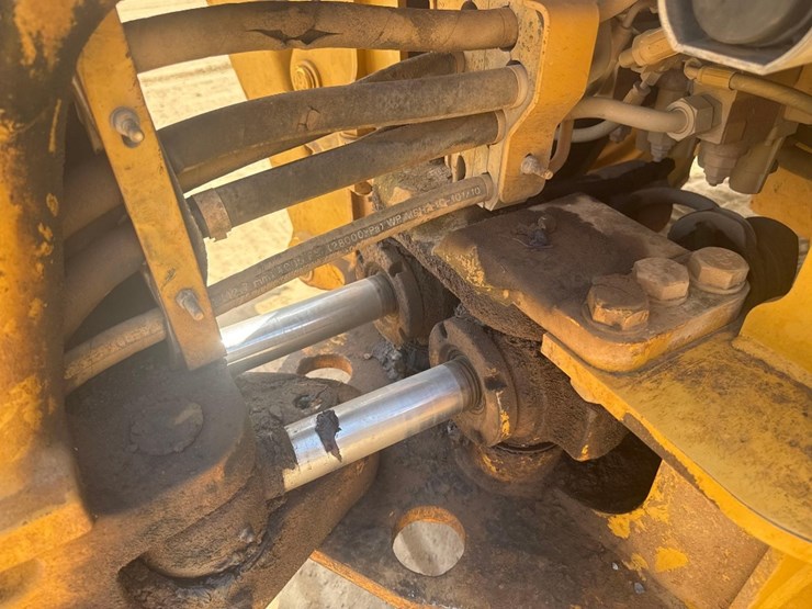 2003-caterpillar-420d-image-18