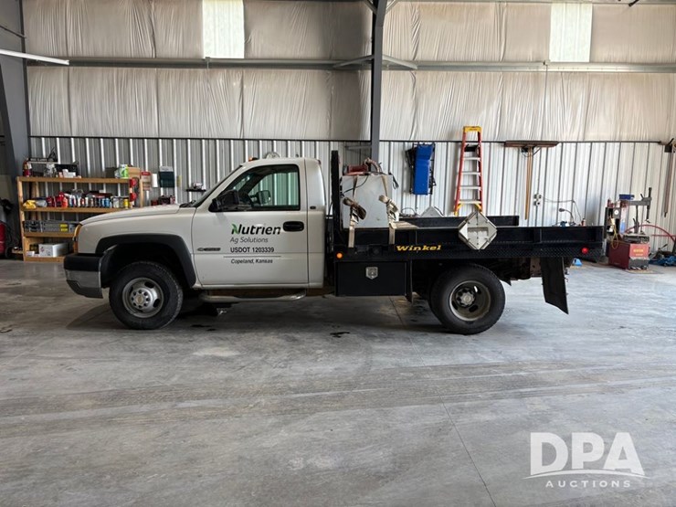 2003-chevrolet-3500-image-8