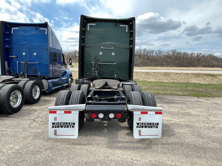 2018-kenworth-t680-image-5