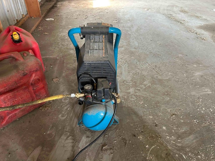 makita-pneumatics-air-compressor-image-6
