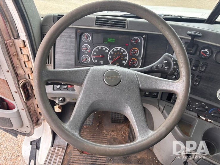 2006-freightliner-columbia-truck-(gp11008,-unit-414)-image-64
