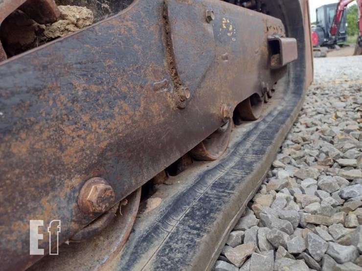 2021-bobcat-t450-image-33