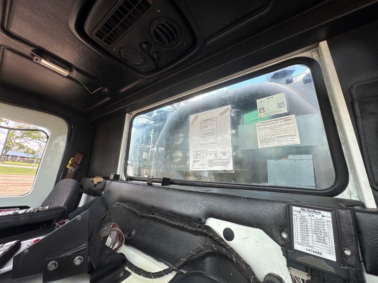 2014-mack-leu613-image-38