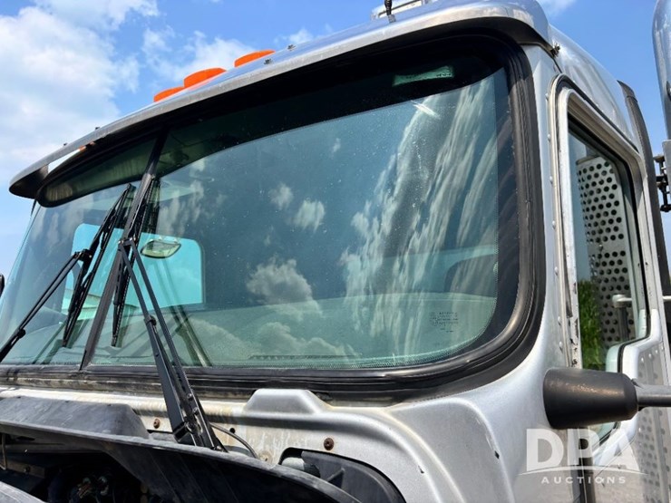 2014-kenworth-t660-image-70