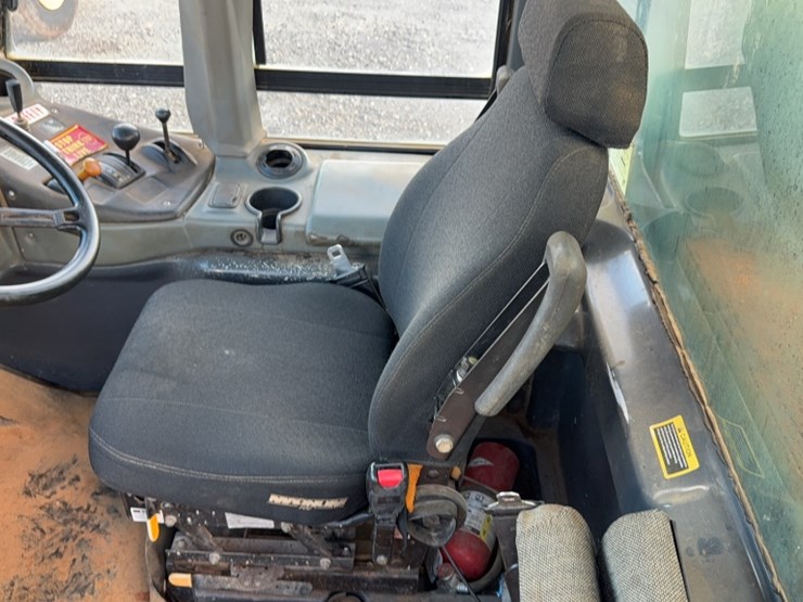 deere-250d-image-19