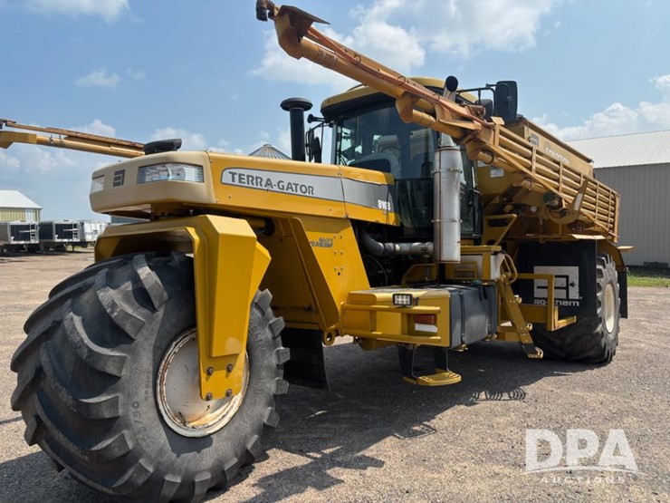 2006-john-deere-8-image-2