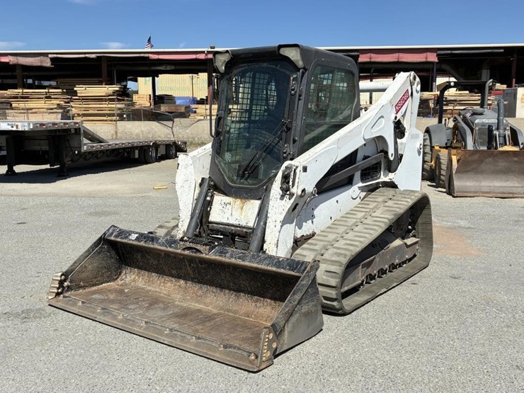 2018-bobcat-t740-image-1