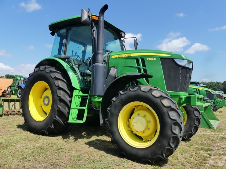 2020-john-deere-6105e-image-1