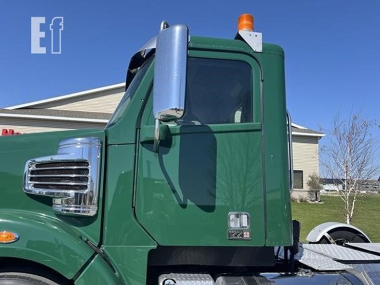 2015-freightliner-coronado-122-image-58