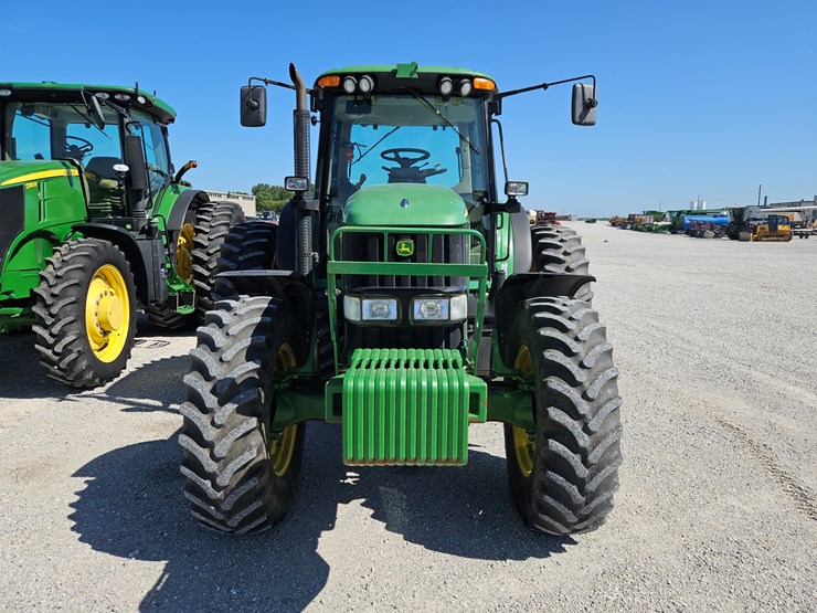 2005-john-deere-7520-image-2