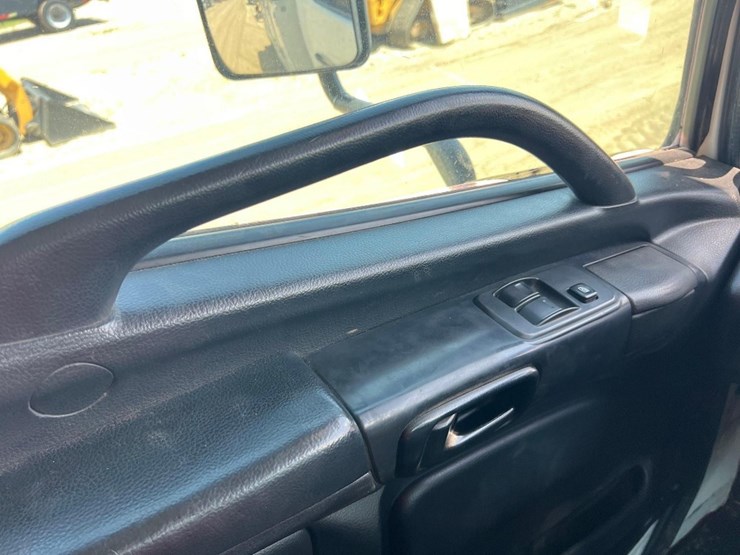 2018-hino-258-image-35