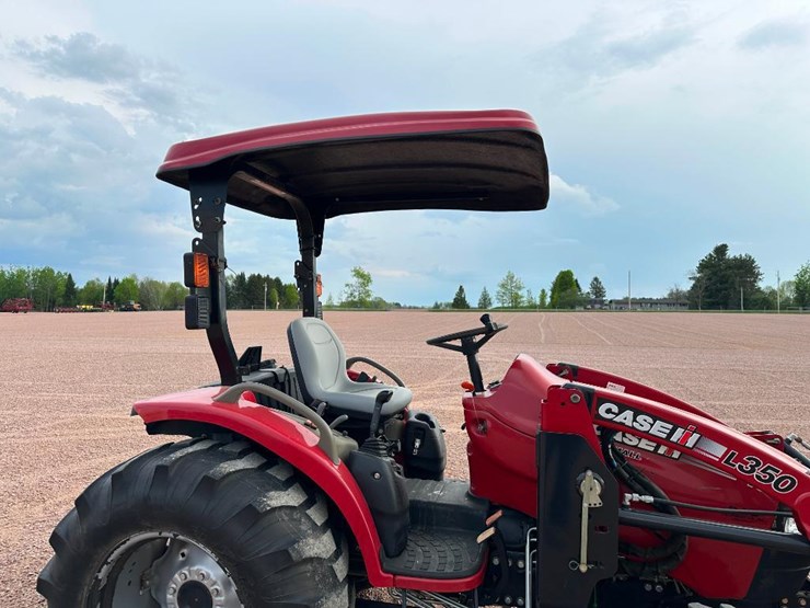 2011-case-ih-farmall-40-image-19