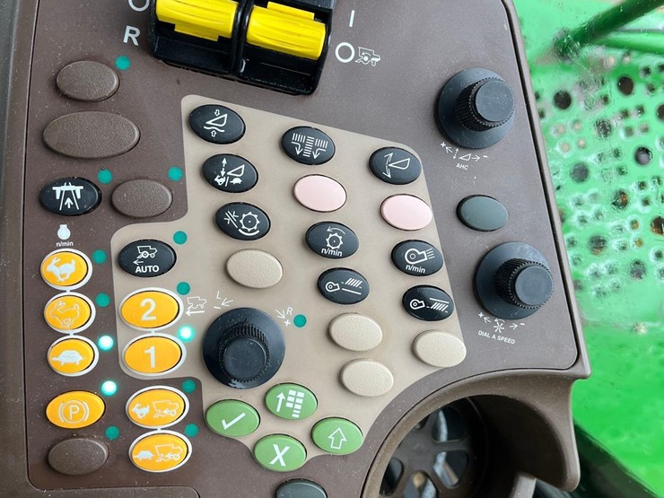 2011-john-deere-9770-sts-image-74