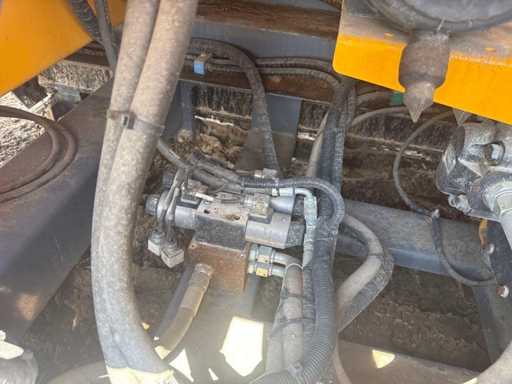 2022-barford-tr8048-image-21
