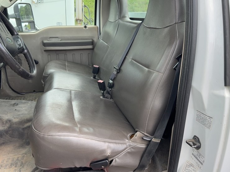 2010-ford-f450-image-17