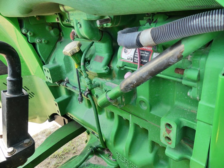 2015-john-deere-8295r-image-10