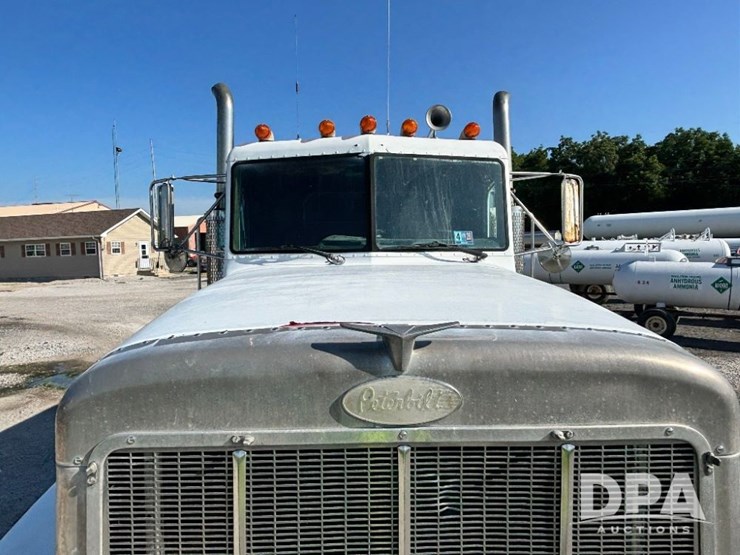 1987-peterbilt-377-image-18