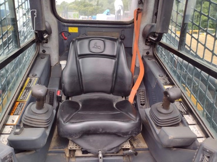 deere-324g-image-11