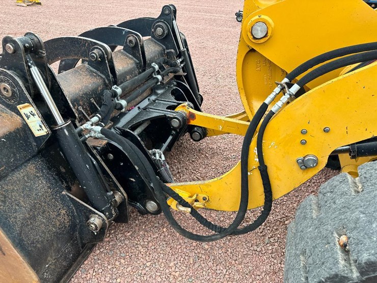 2019-caterpillar-906m-image-39