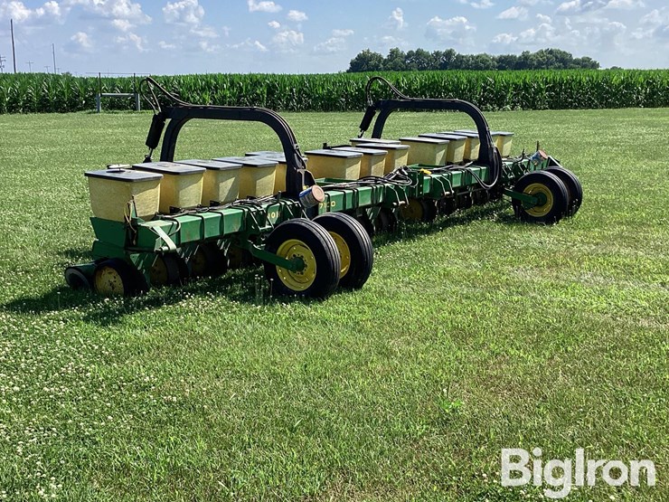 john-deere-7100-image-3