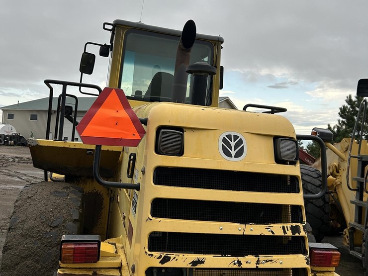 2010-new-holland-lw190-image-48