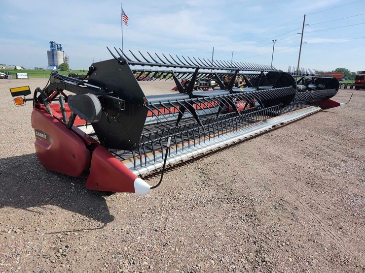 2014-case-ih-3162-image-2