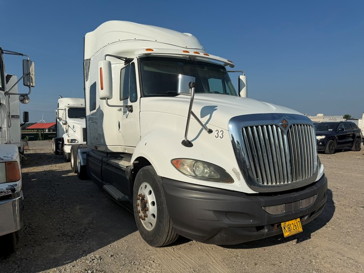 2010-international-prostar-image-3