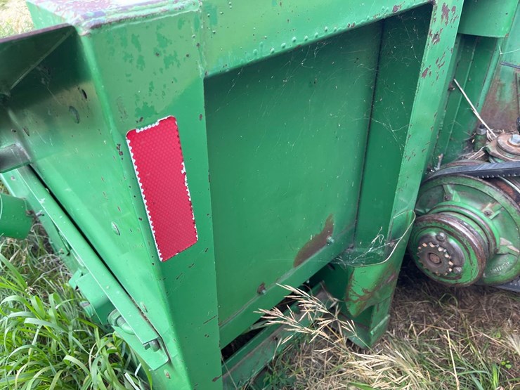 john-deere-212-image-8