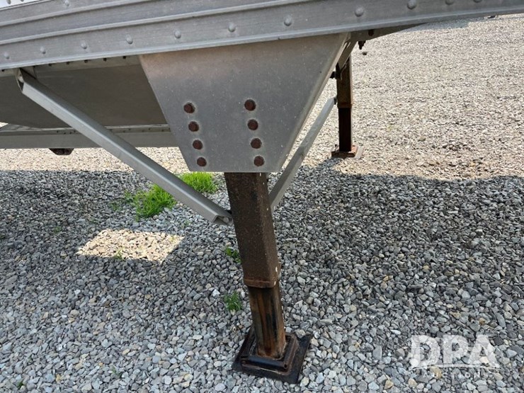 2015-timpte-grain-trailer-image-17
