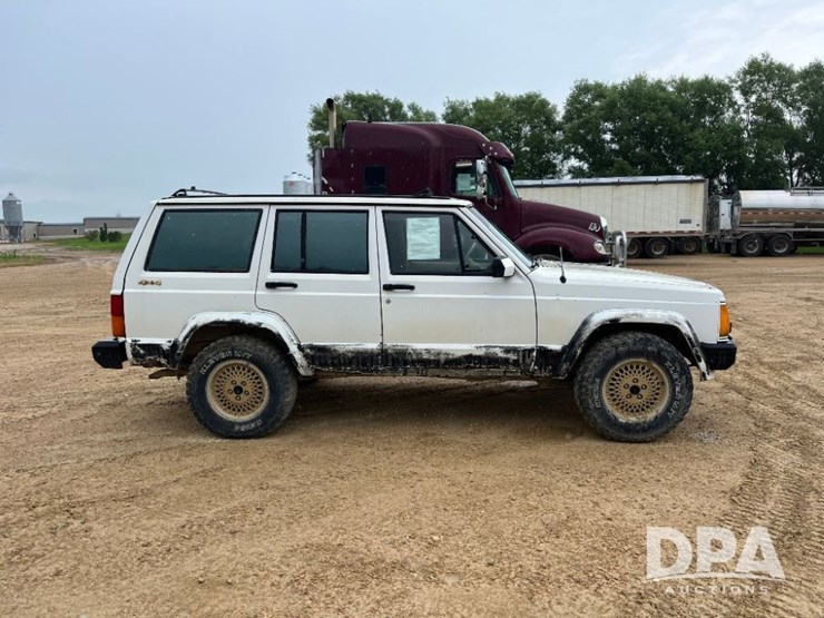 1990-jeep-cherokee-limited-image-8