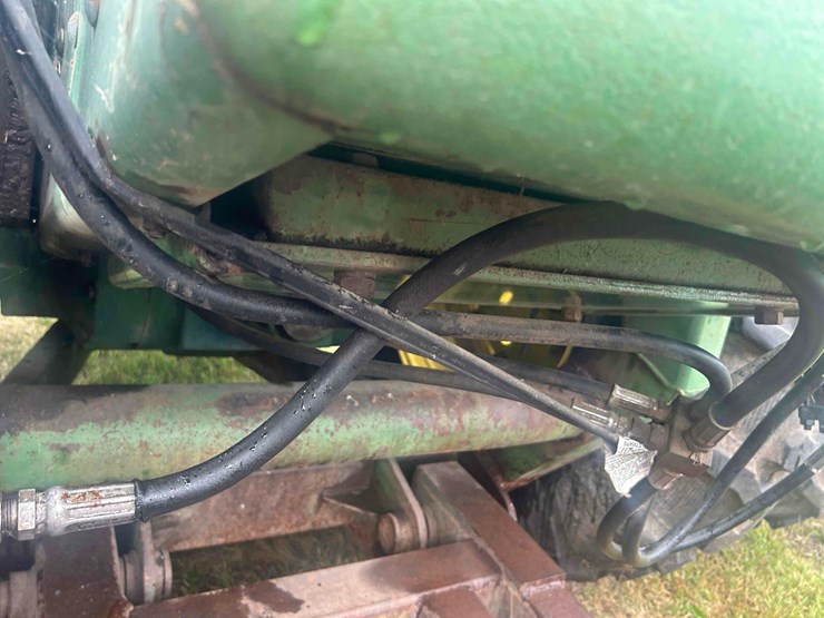 john-deere-8440-image-16