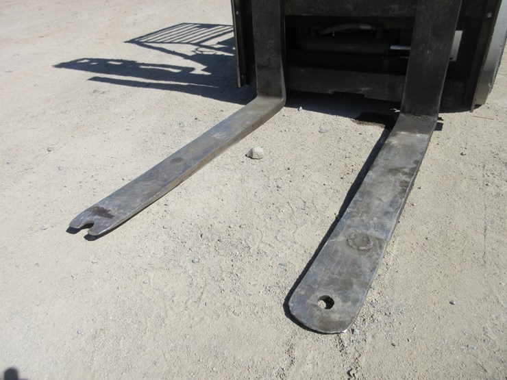 clark-c300-40-warehouse-forklift,-image-12