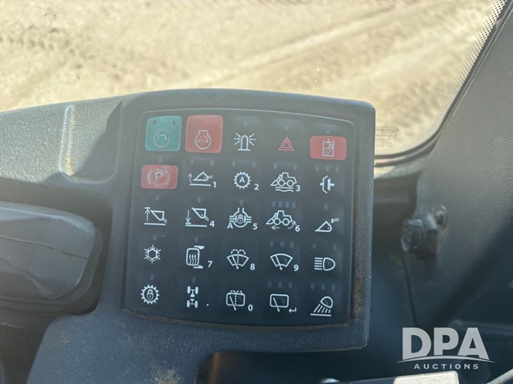 2015-deere-624k-image-62