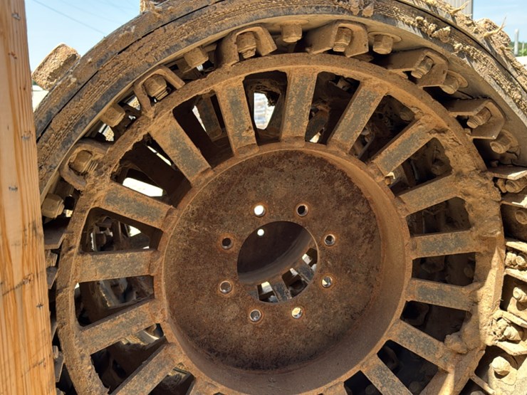 2019-deere-330g-image-54