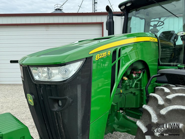 2011-john-deere-8235r-image-10