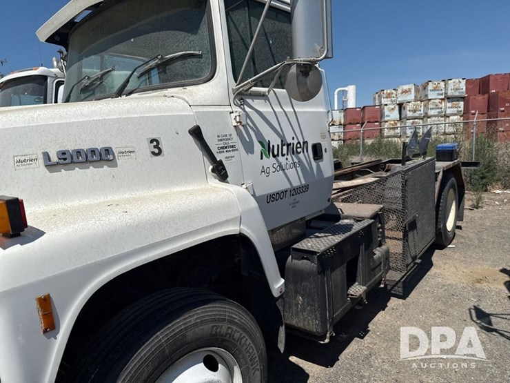 1995-ford-l9000-image-3